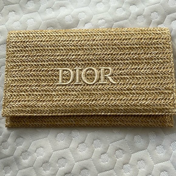 Dior Pouch. - Picture 1 of 5